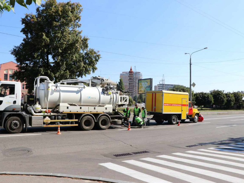 У Київському районі готують об'єкти водовідведення до опалювального сезону
